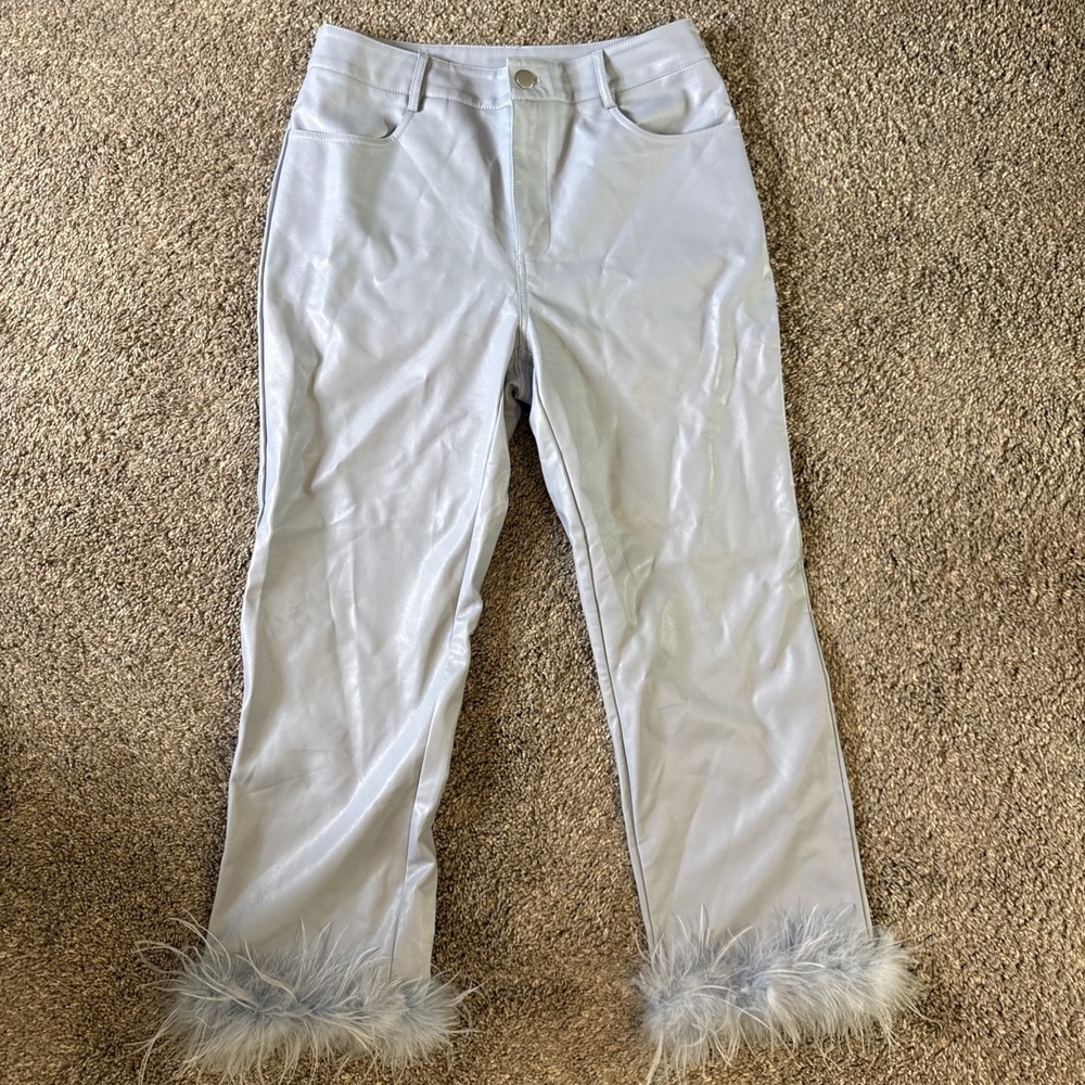 Le Lis‎ Collection Women's Light Blue Faux Leather Feather Hem Pants Size M
